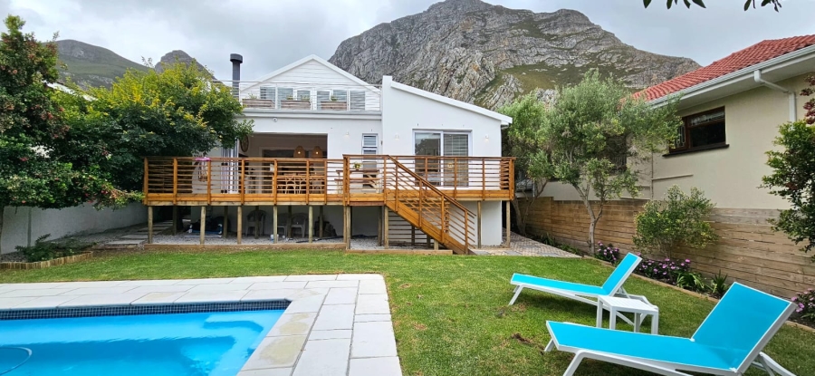 3 Bedroom Property for Sale in Voelklip Western Cape